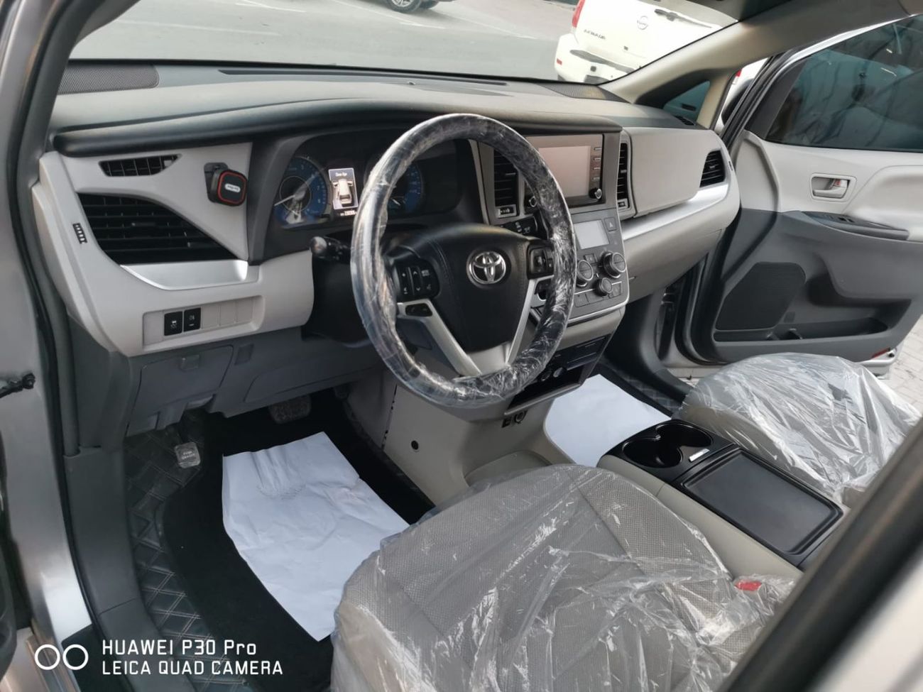 تويوتا سيينا American import, full option