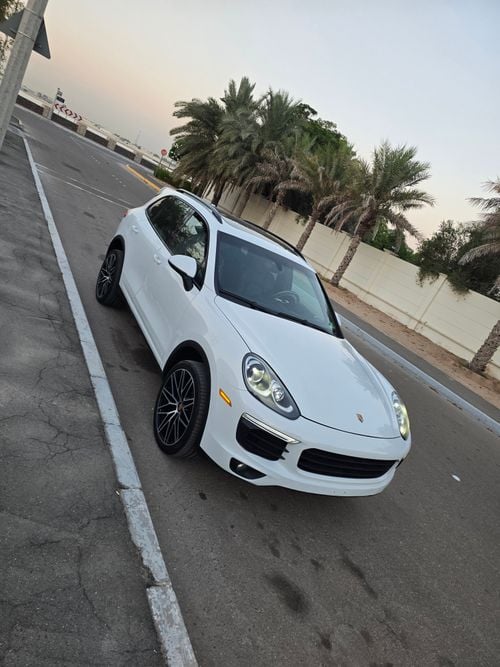 Mercedes Benz GLB250 For sale porsche cayenne 2016 full option v6