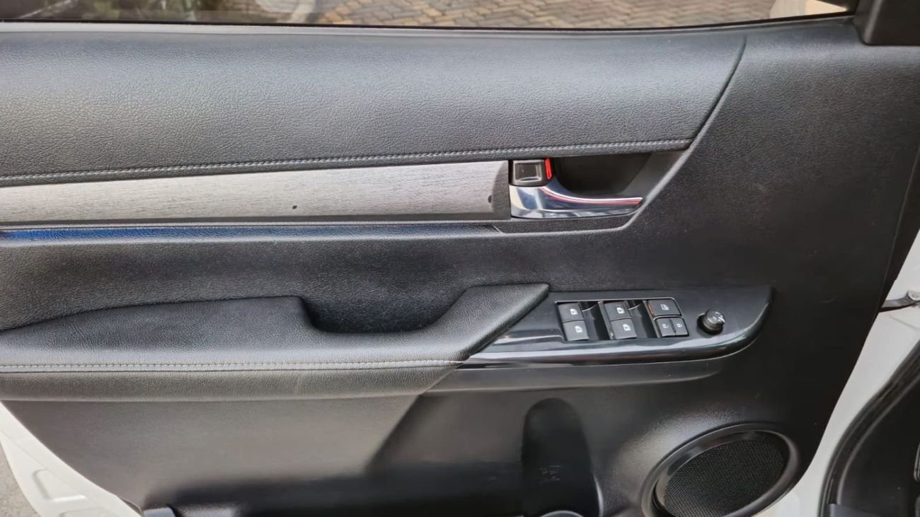 تويوتا هيلوكس DC TRD 4.0L 4WD Toyota Hilux Adventure 2021 6 cylinder engine 4.0 full option clean car without acci