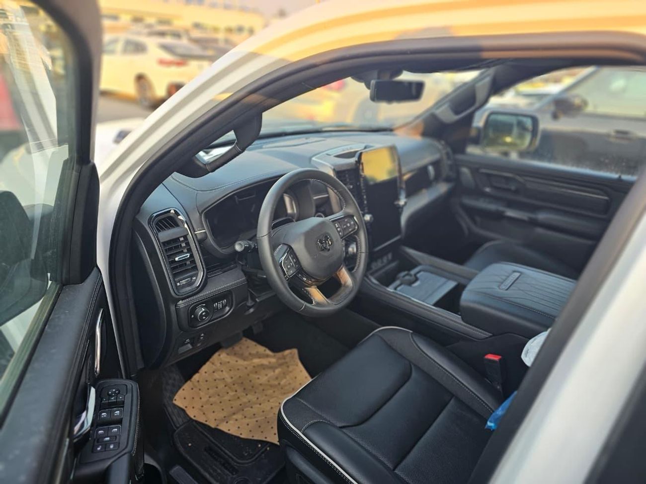 رام 1500 3.0L LIMITED NIGHT EDITION ( ONLY FOR RE- EXPORT )