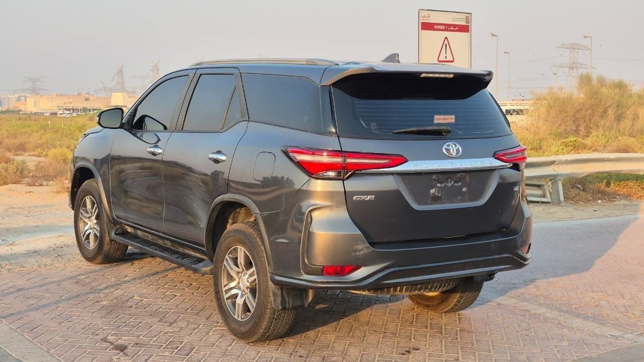 Toyota Fortuner GXR 4.0L (278 HP)