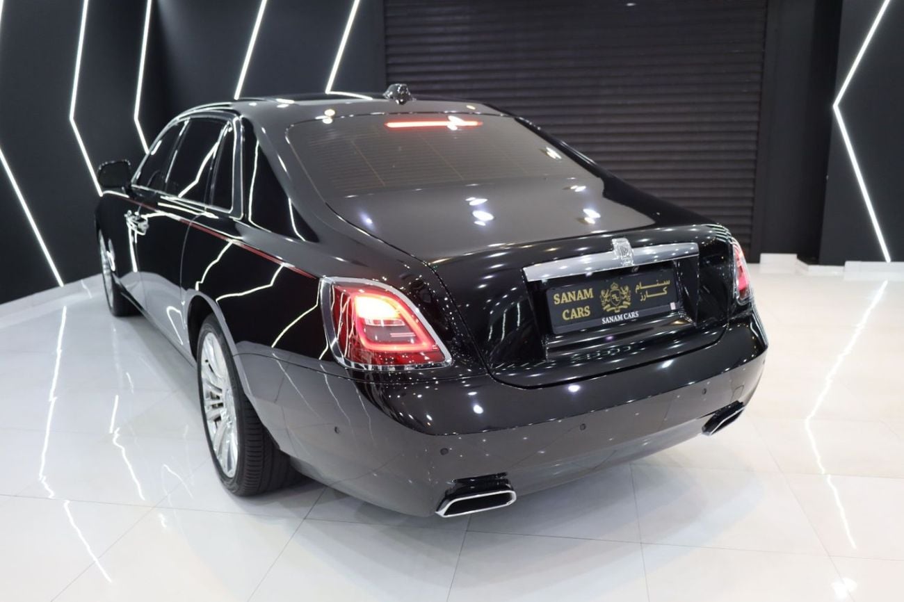 رولز رويس جوست EWB, Rear Entertainment, Starlight, Illuminated Grille, GCC Specs!!