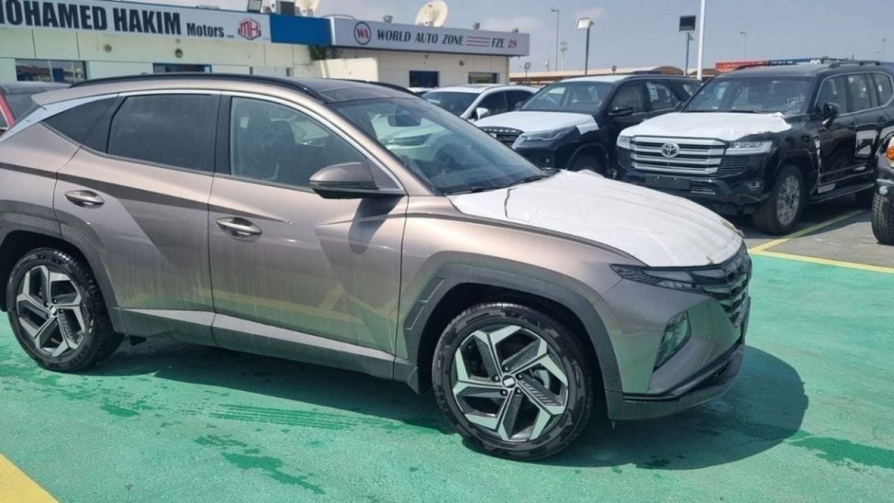 Hyundai Tucson 2022 Hyundai Tucson 1.6L Full Option Leather seat , Big screen , 4 cameras Auto Trunk 4cyl Petrol, A