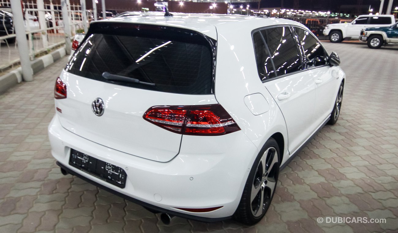 Volkswagen Golf GTI