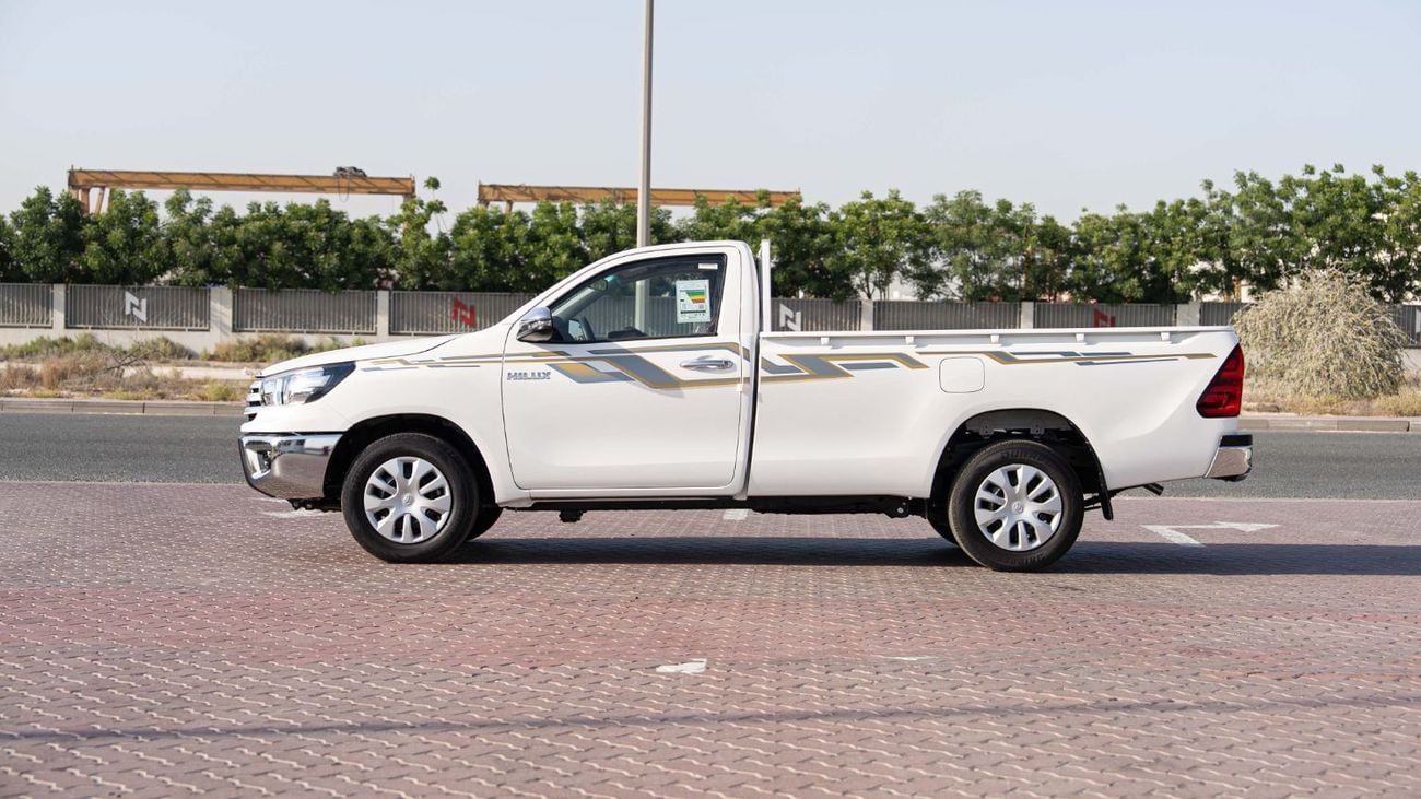 تويوتا هيلوكس 2025 Toyota Hilux Single Cab 2.7 - Super White Inside Red | Export Only