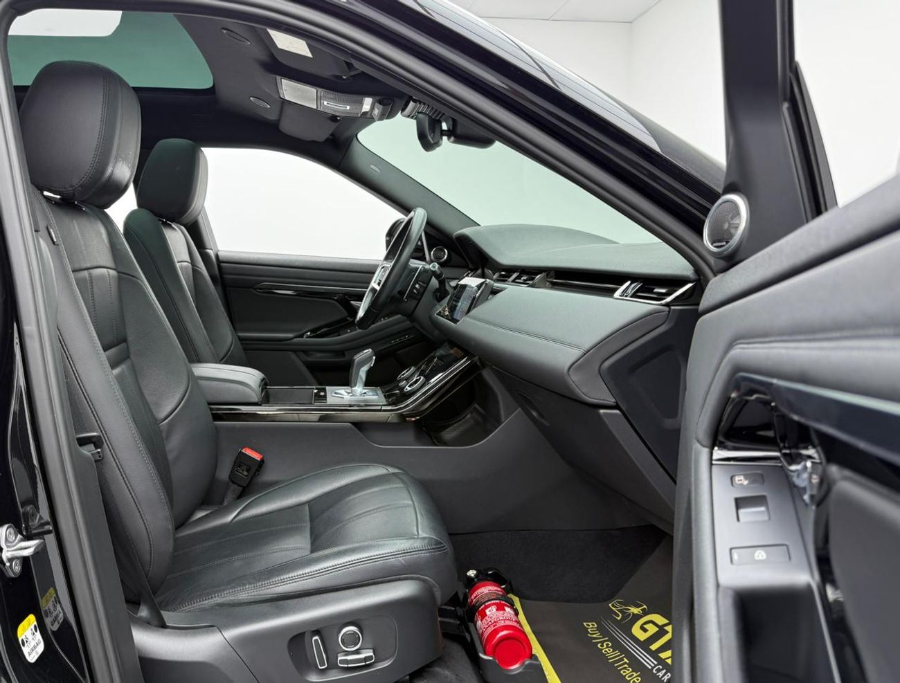 لاند روفر رانج روفر إيفوك 2021 Range Rover Evoque R-Dynamic SE, 2026 RR Warranty, Full RR Service History, Fully Loaded, GCC