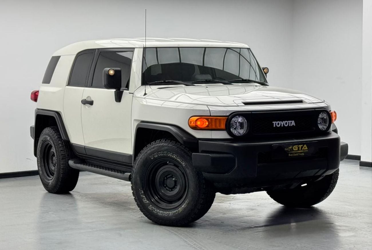 Toyota FJ Cruiser 2023 Toyota FJ Cruiser GXR, Warranty, Full Service History, Low Km, Excellent Condition, GCC
