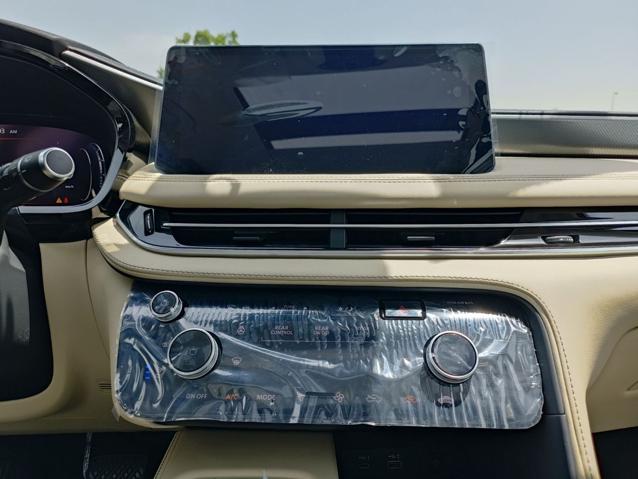 إنفينيتي QX60 3.5L LUXE Climate Package