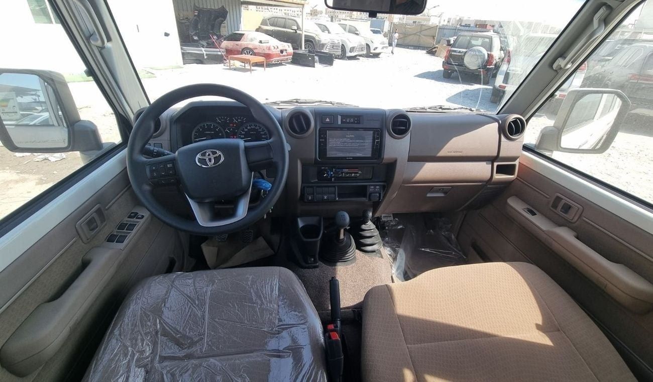 Toyota Land Cruiser 70 LC76 4.0 V6 Petrol MT 2025YM