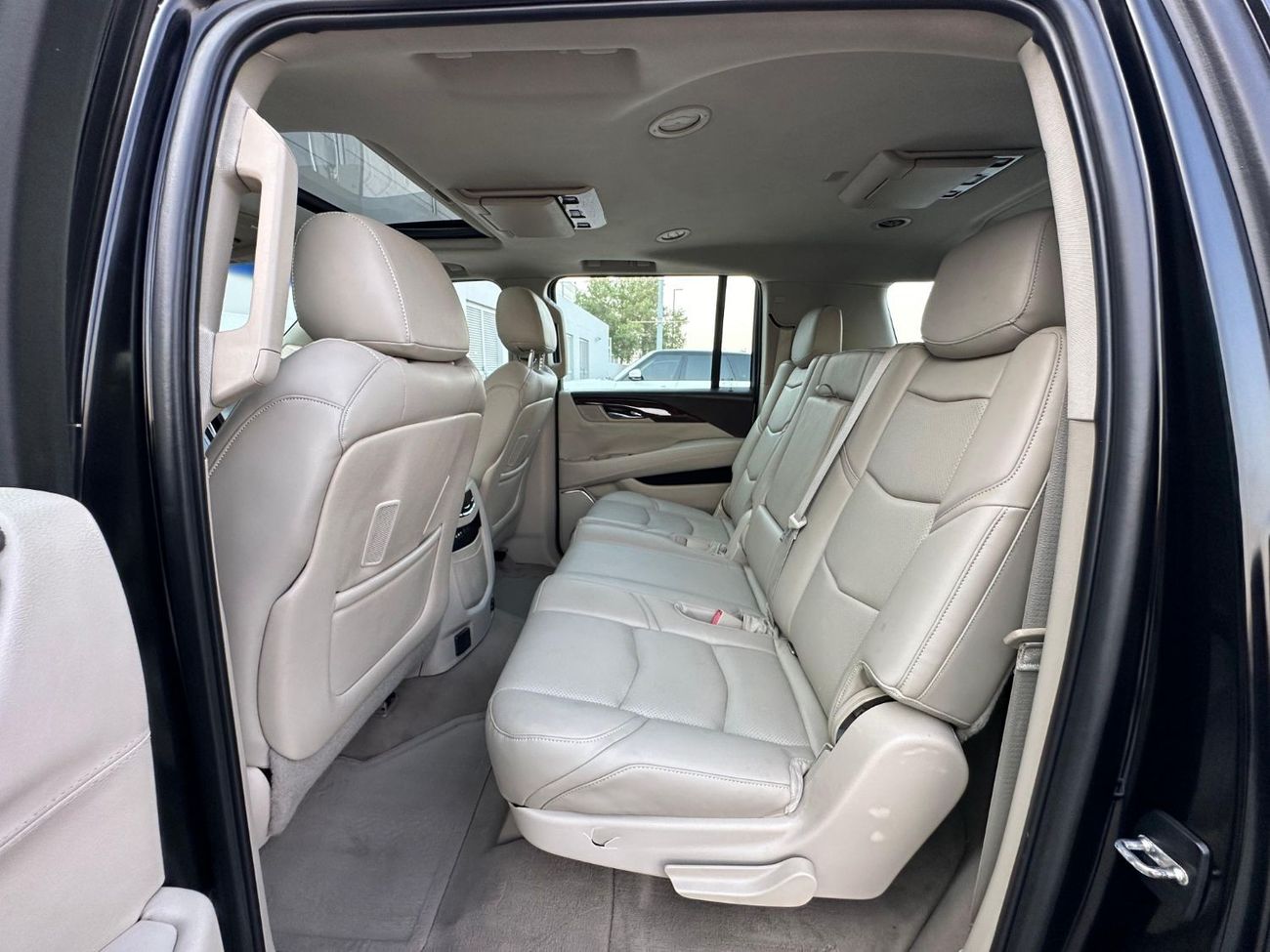 Cadillac Escalade ESCALADE ESV PLATINUM 2015 GCC FULL OPITION // PERFECT CONDITION