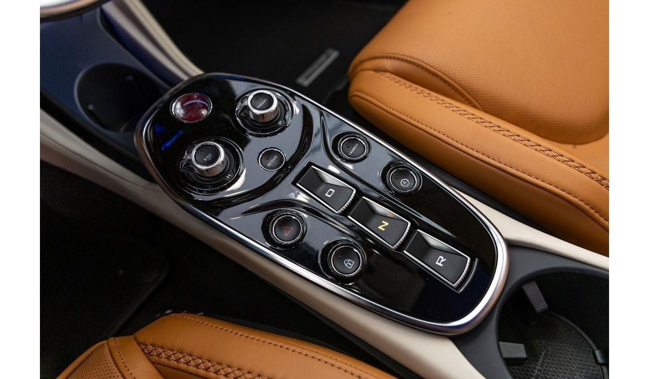 McLaren GT McLaren GT, 2 Tone Interior Exterior, Panoramic, Excellent Condition, 2022 With Warranty