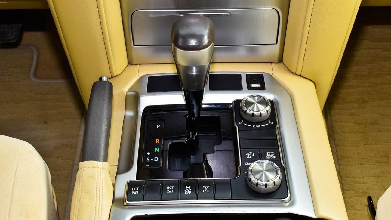 Toyota Land Cruiser EXR 5.7 V8