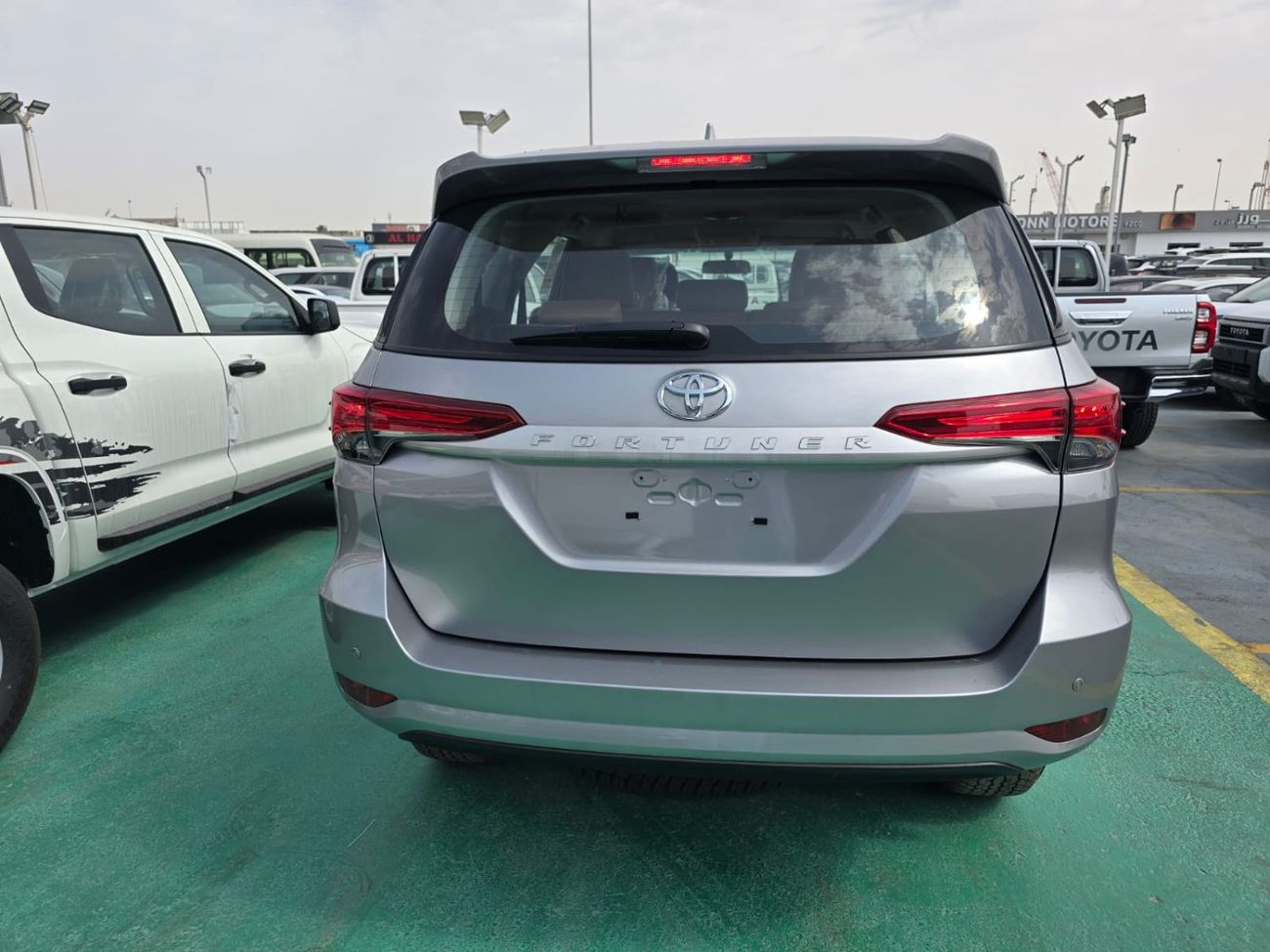 Toyota Fortuner Toyota Fortuner 2.7L 4-Cylinder – 2026 – GCC Specs