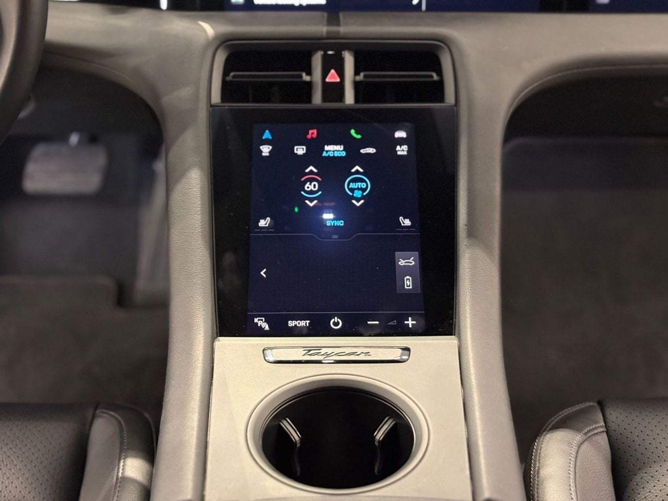 بورش تايكان AED 3,520 P.M | 0% DOWN PAYMENT | PORSCHE TAYCAN STANDARD | EV | 2022 | AMERICAN SPECS