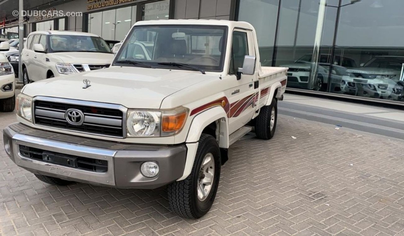 Toyota Land Cruiser Pick Up Toyota Land Cruiser Pickup 2010