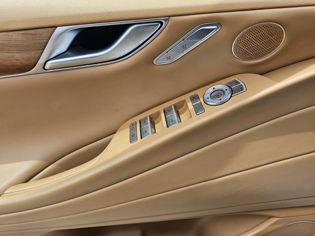 جينيسس G80 Prestige 2.5L AWD