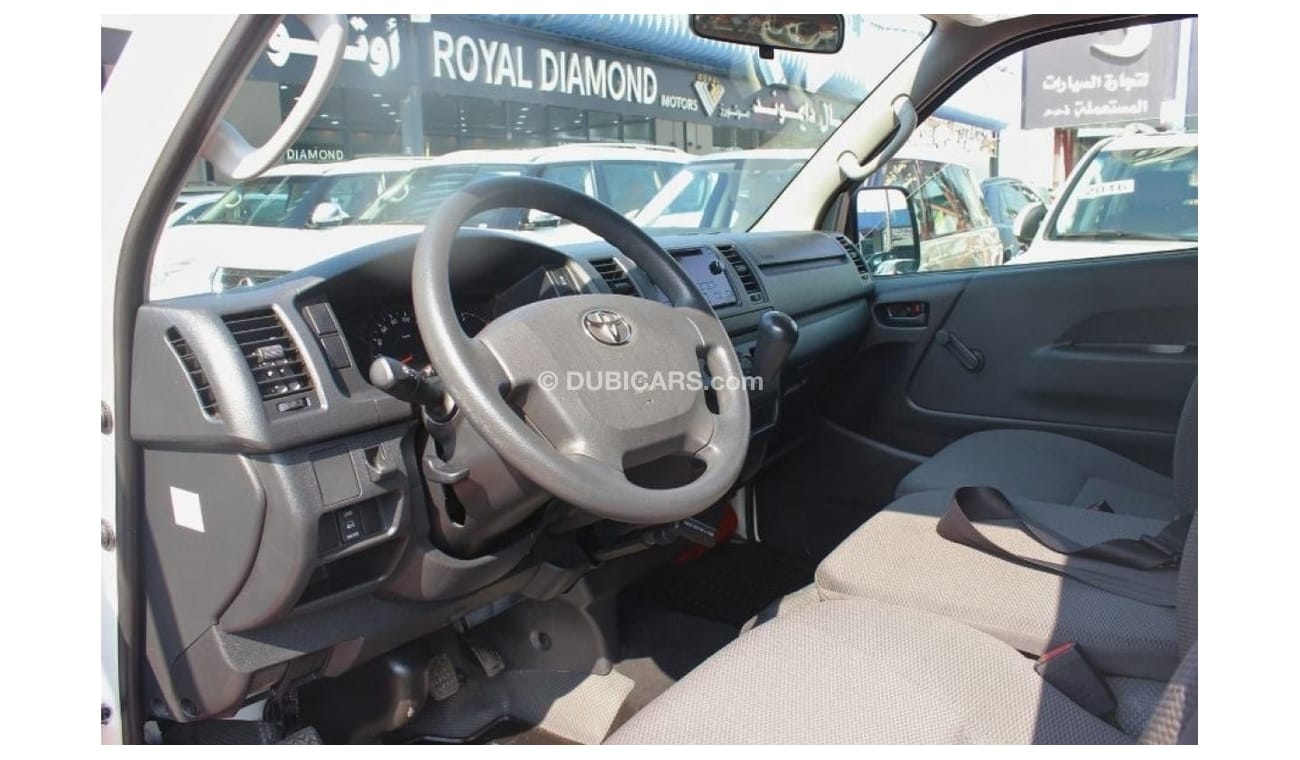 Toyota Hiace GL - Standard Roof