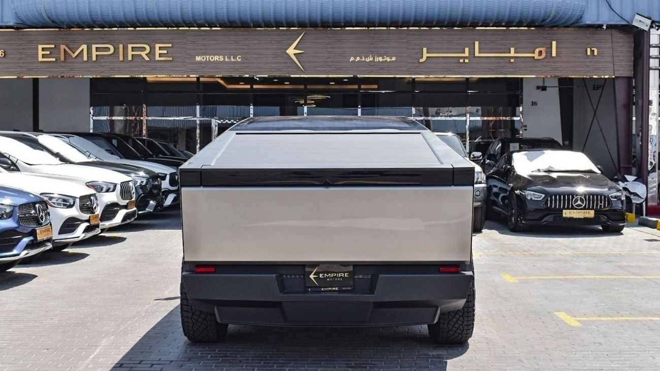 تسلا سايبرتراك Tesla Cybertruck / 2024