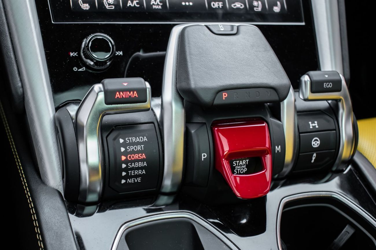 Lamborghini Urus STD 4.0T V8 12500M/P WITH 0% DOWNPAYMENT URUS 2021 GCC FULLY LOADED