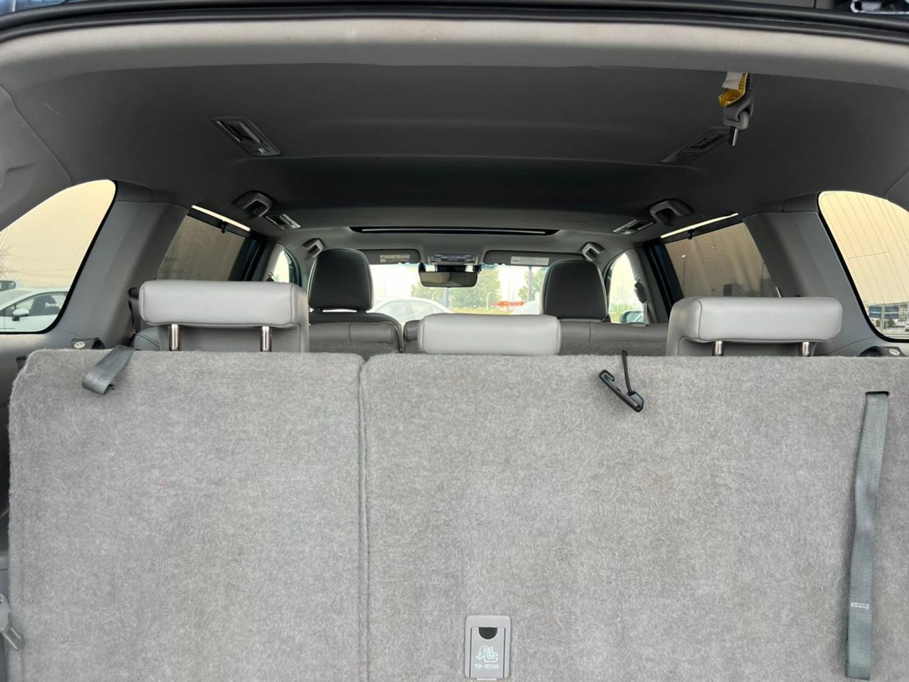 تويوتا هايلاندر 2019 Toyota Highlander Hybrid XLE Full Option -3.5L V6-AWD 4x4 - Sunroof-Leather seat-Rear Camera -