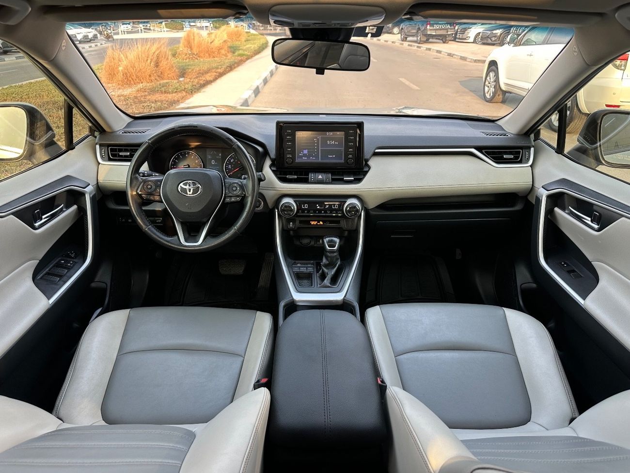 Toyota RAV4 XLE premium 2.5L Full option