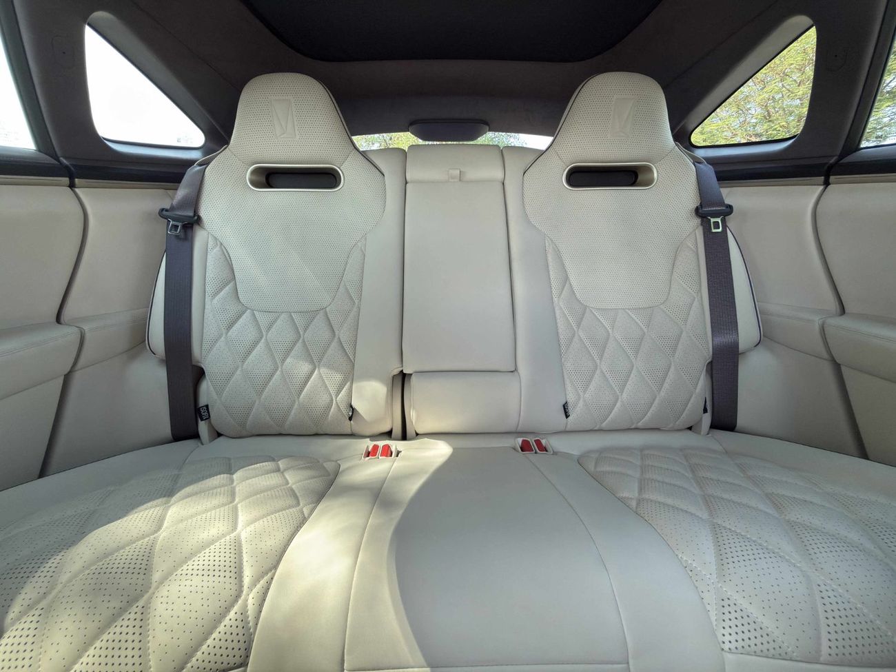 أفاتر 11 Premium AWD