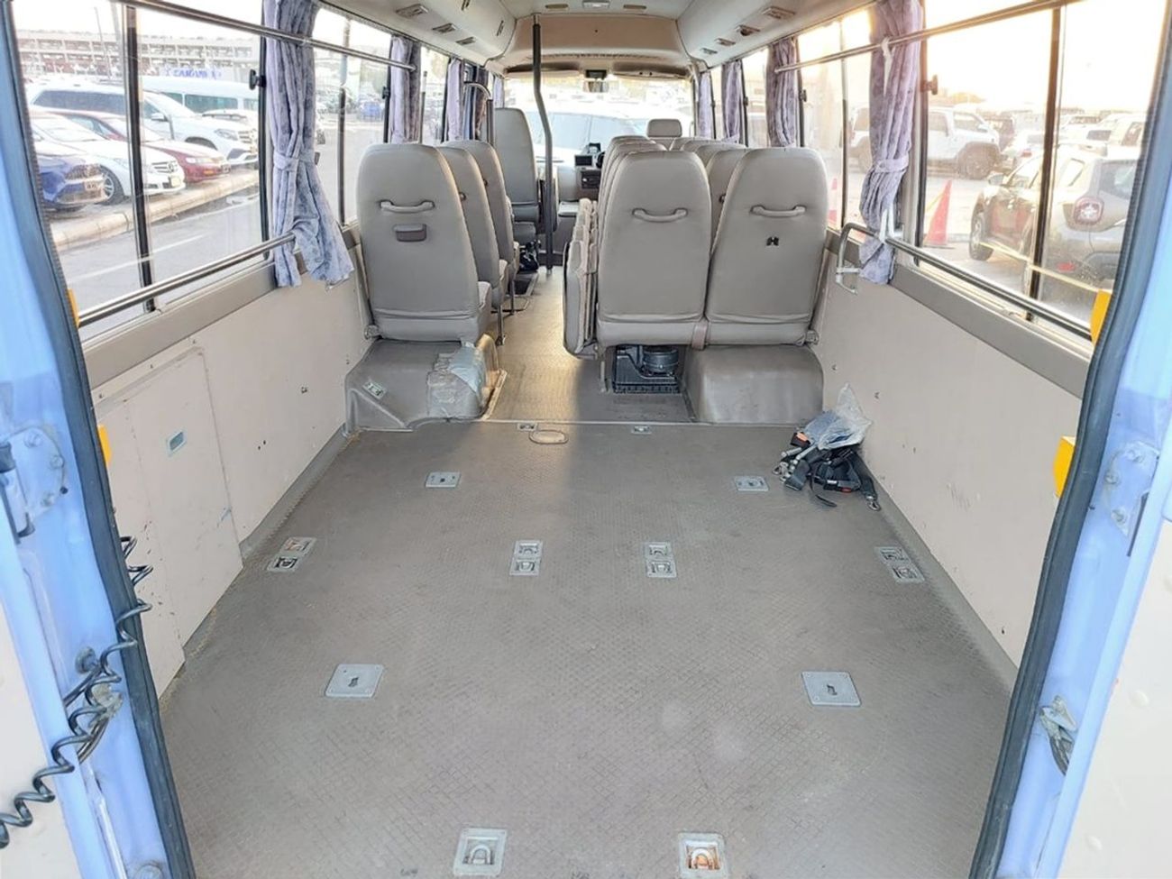 Toyota Coaster TOYOTA COASTER BUS RHD 1997 MODEL 4.1 L DIESEL AUTOMATIC(PM02631)