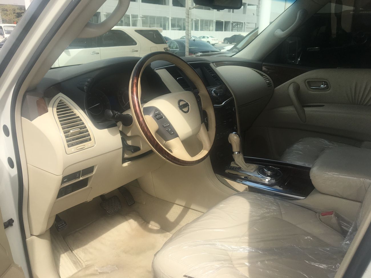 نيسان باترول نحن نقدم : * خدمات تمويل السيارات على البنوك * ضمان ممدد * خدمات التسجيل / التصدير