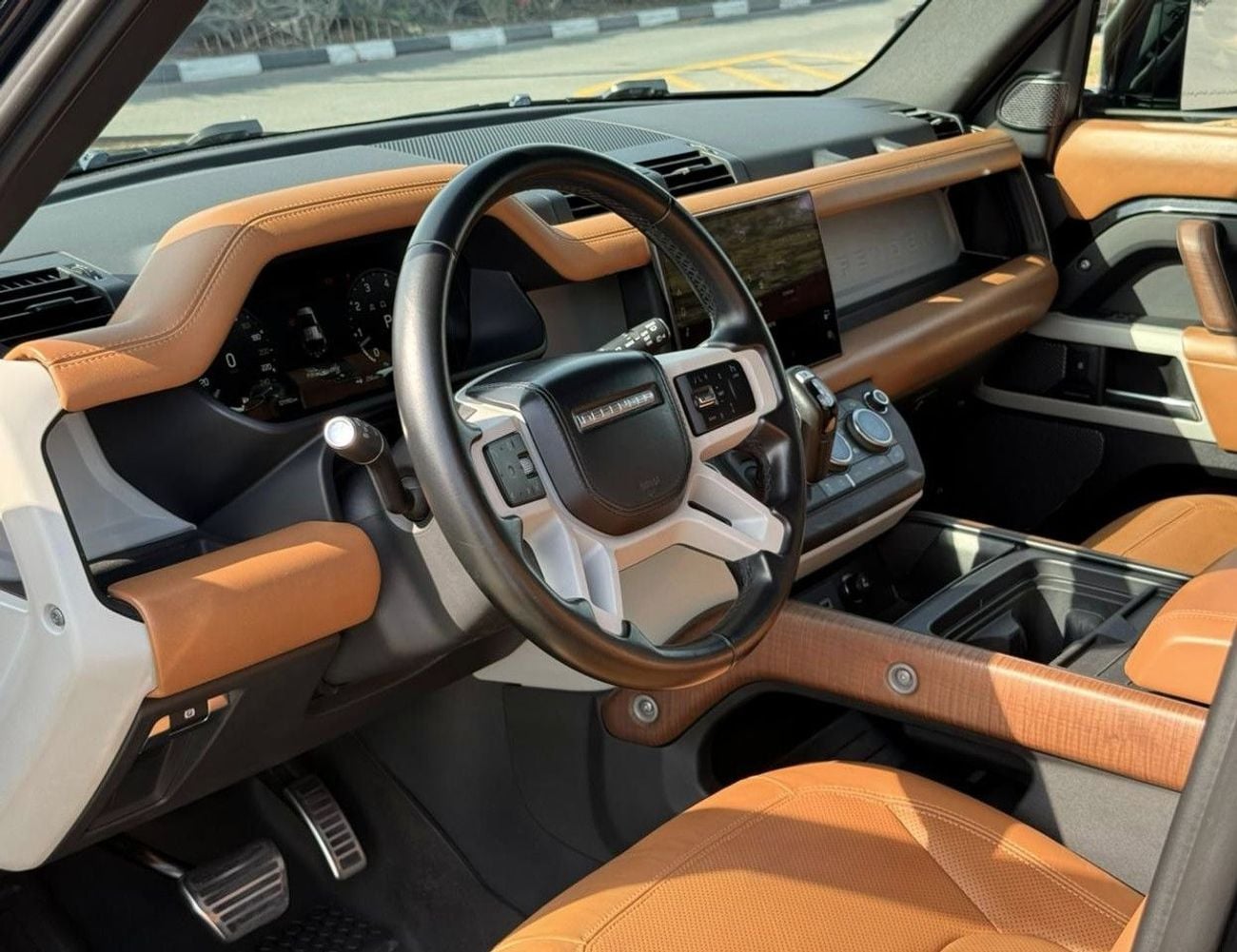 لاند روفر ديفندر P400 110 HSE 3.0L (5 Seater)