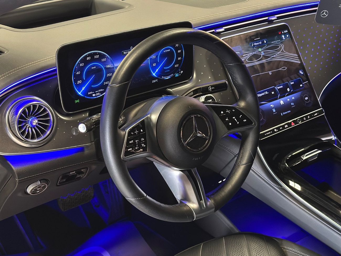 مرسيدس بنز EQE 350+ Premium +