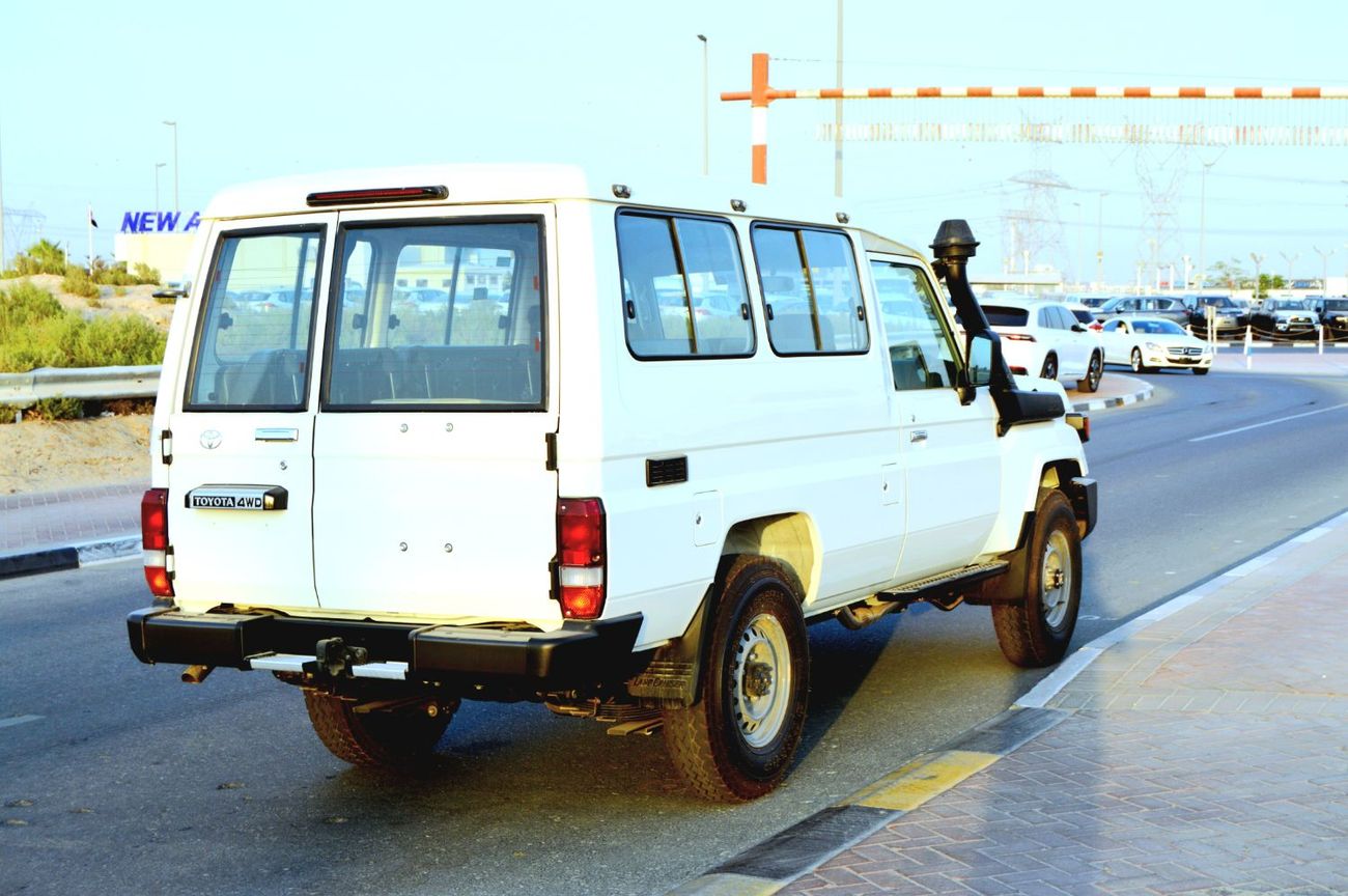 Toyota Land Cruiser Toyota Land Cruiser Hard Top 3 Door Year: 2025 Color: White