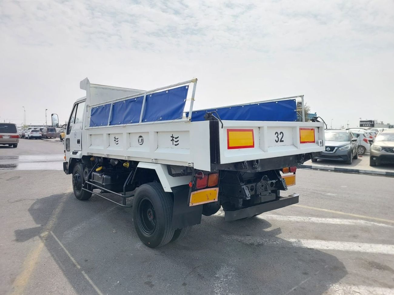 ميتسوبيشي فايتر (RAMADAN OFFER) MITSUBISHI FIGHTER TRUCK RHD 1989 MODEL 6.5 L DIESEL MANUAL(PM30989)