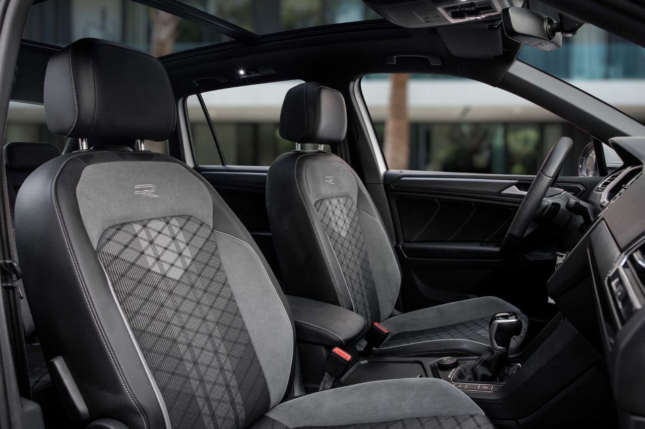 Volkswagen Tiguan R-Line | 2,252 P.M  | 0% Downpayment | Impeccable Condition!