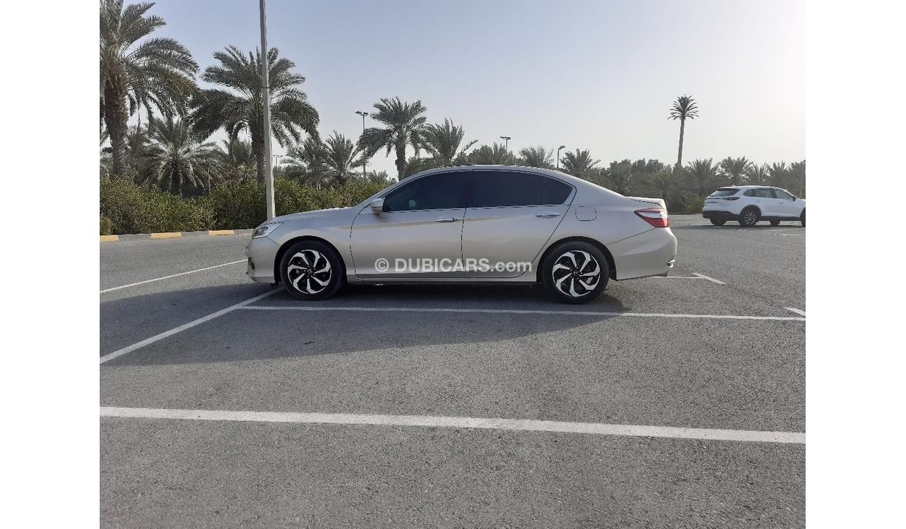 Honda Accord EX Honda Accord _2017 V4 full option very clean car accident free original paint