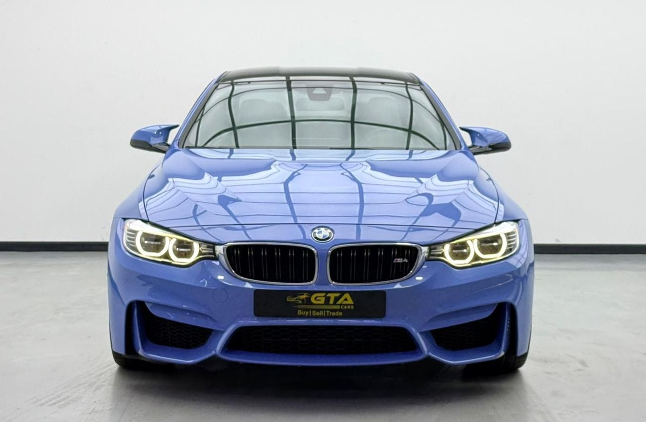 BMW M4 STD 2017 BMW M4 Coupe, Service History, Carbon Fiber Package, Fully Loaded, Excellent Condition, GCC