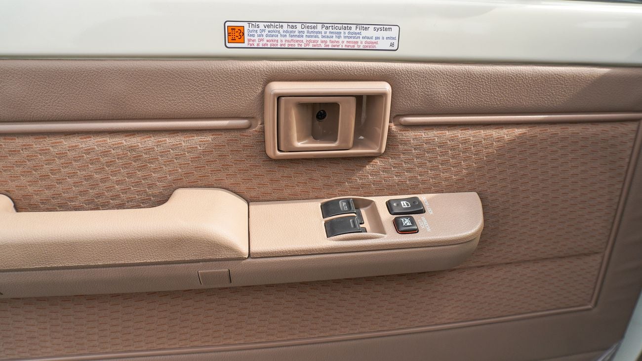 Toyota Land Cruiser Pick Up 4.0L V6 Single Cabin M/T