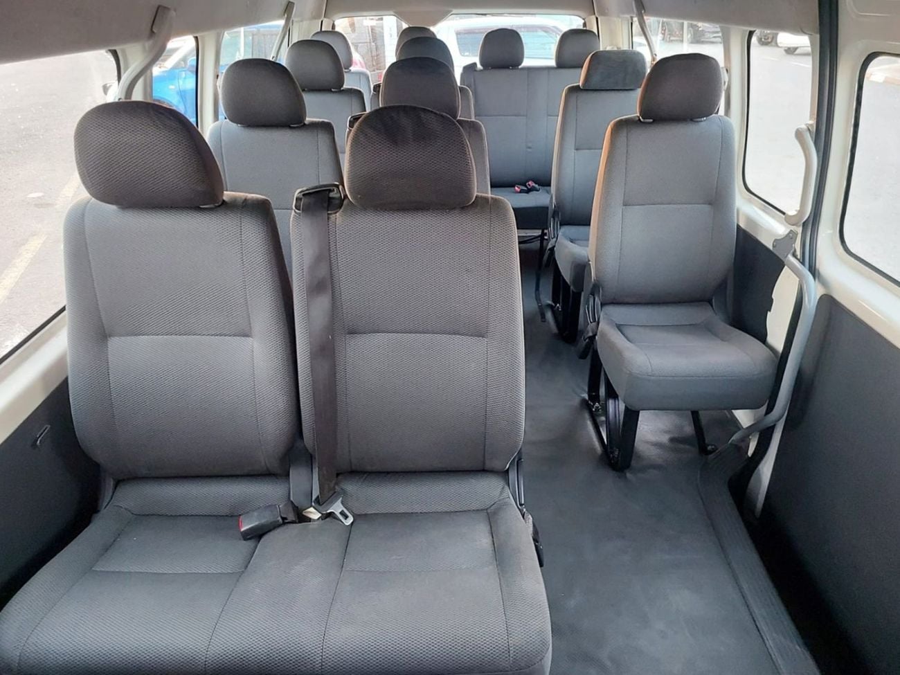 تويوتا هاياس TOYOTA HIACE COMMUTER VAN RHD 2017 MODEL 3.0 L DIESEL AUTOMATIC(PM33049)