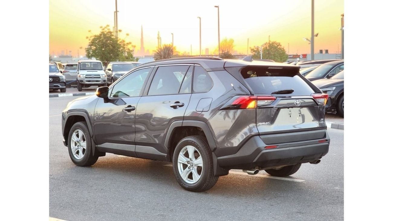 Toyota RAV4 TOYOTA RAV 4 XLE FULL OPTION