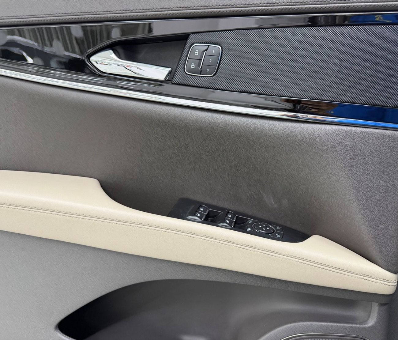 لينكولن ناوتيلوس Select 2.7L