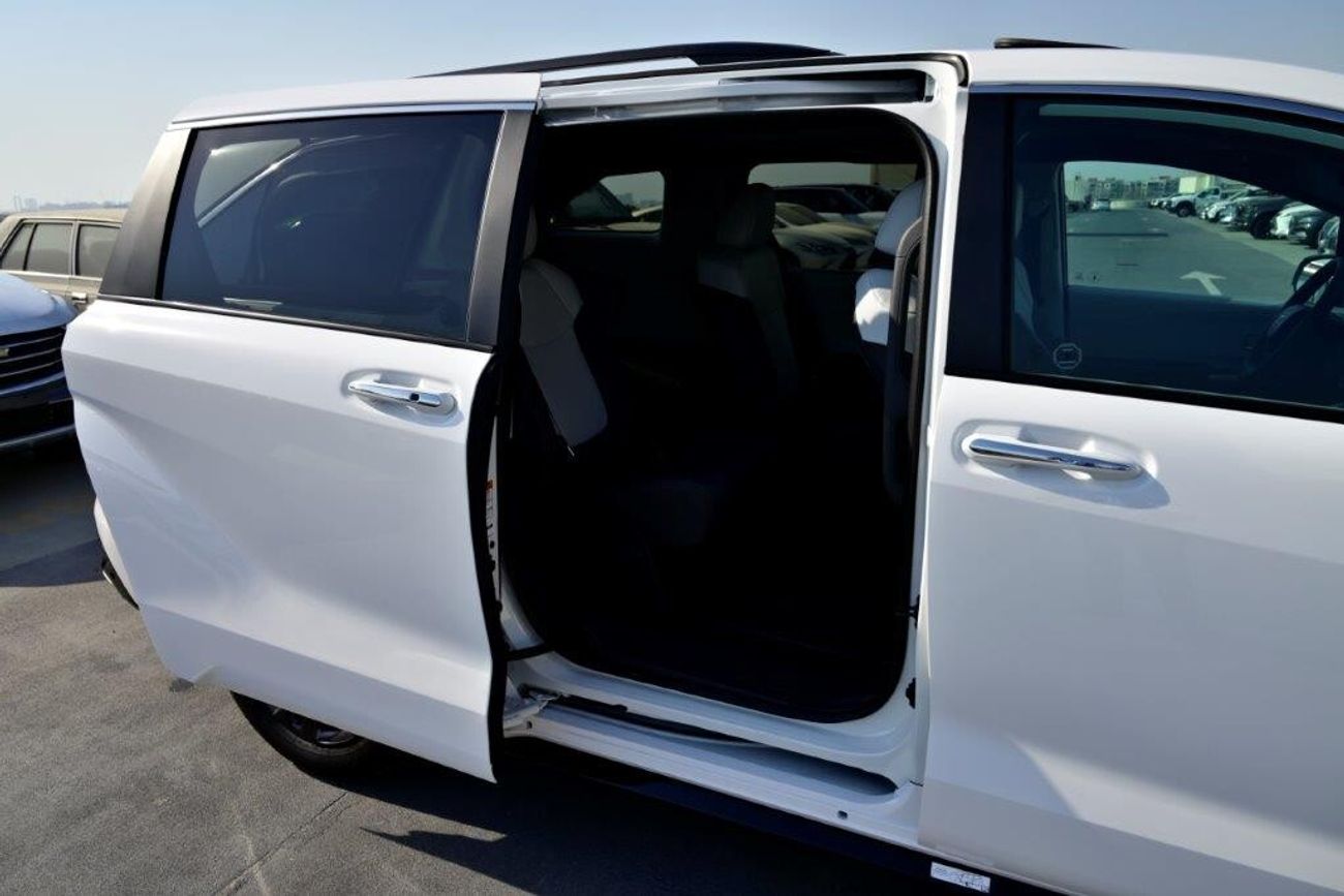 Toyota Sienna XSE Tech Pack 2.5L E-AWD 7-Seater Automatic