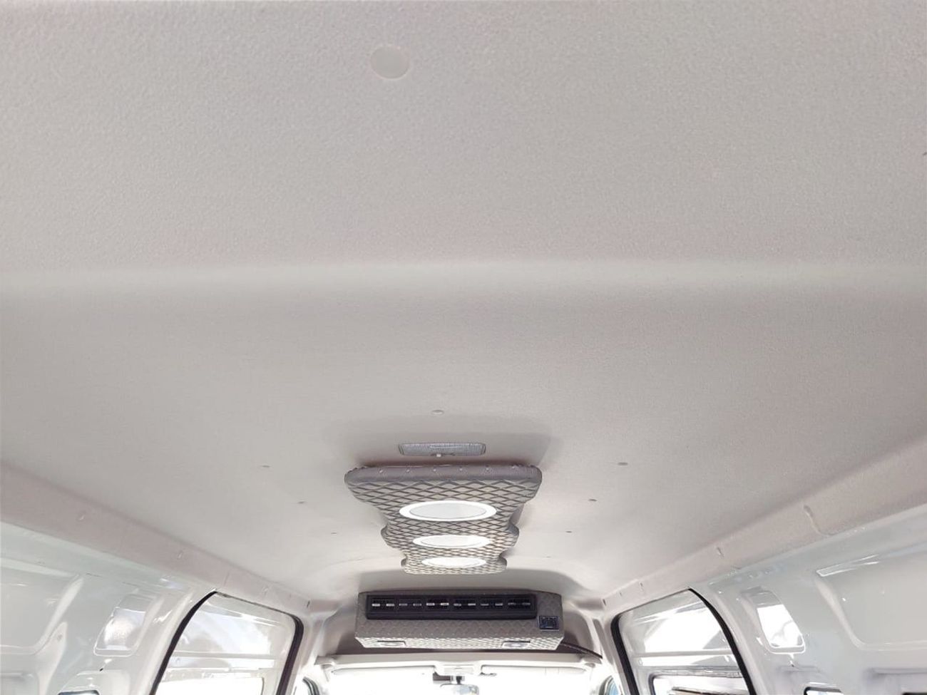 Toyota Hiace Commuter