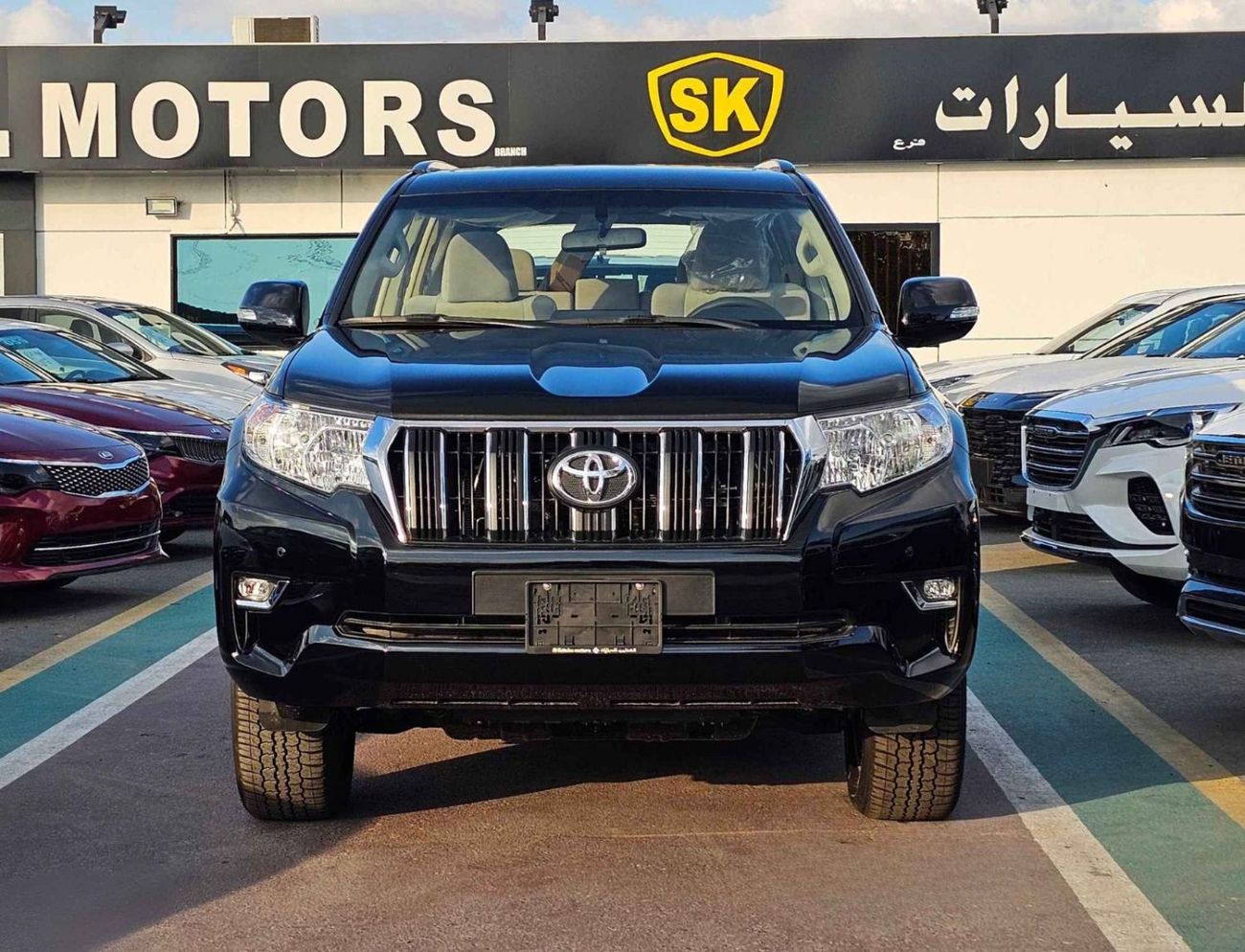 تويوتا برادو GXR / 4.0L PETROL V6 / SUNROOF / COOL BOX / DVD+CAMERA / FR & RR PARKING SENSOR (CODE # PSR40GXRU)