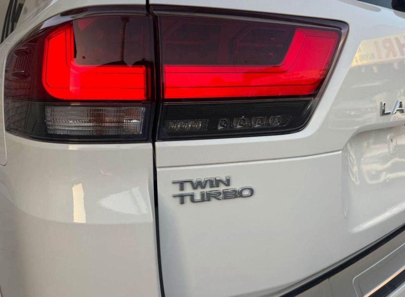 Toyota Land Cruiser VXR 3.5L