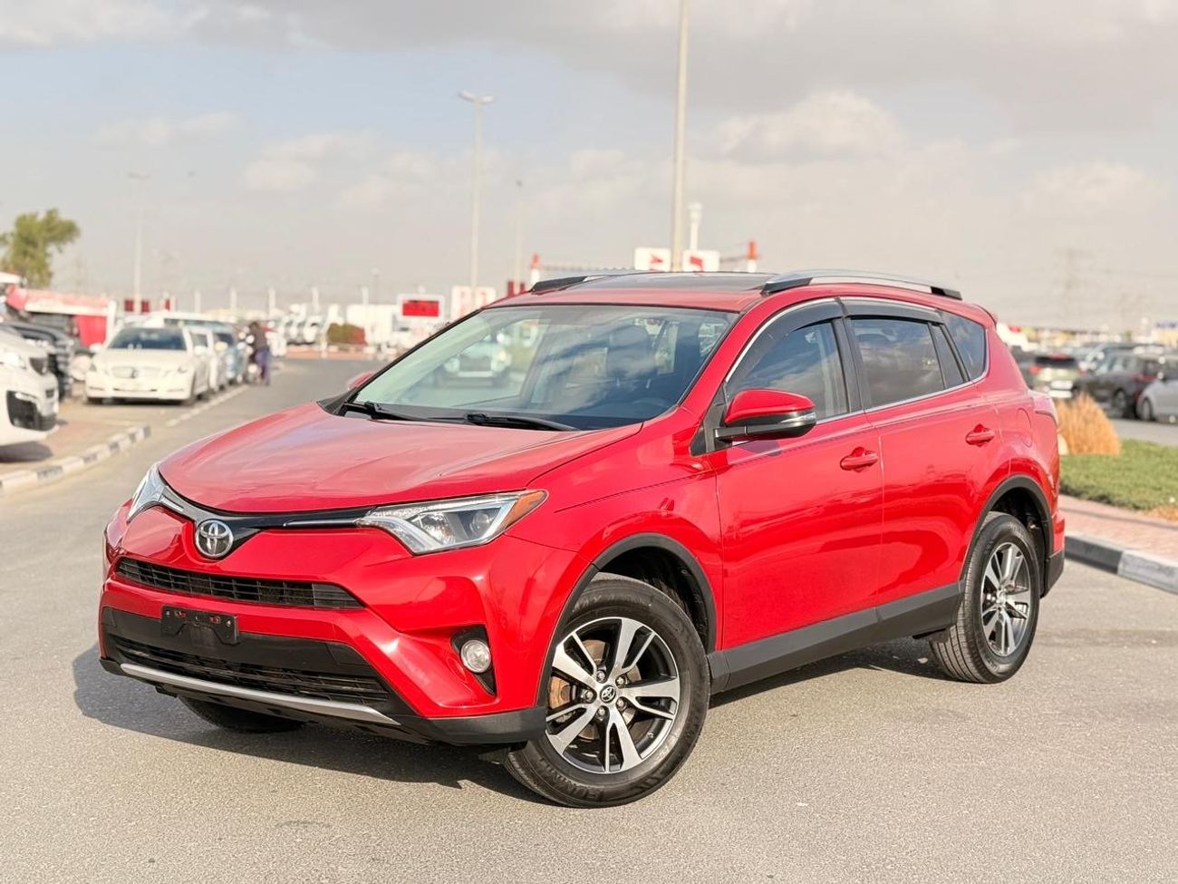 تويوتا راف ٤ XLE 2.5L AWD Full option sunroof, push start