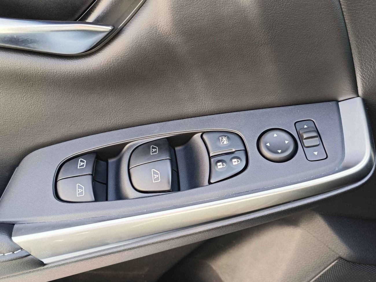 Nissan Sylphy 300 E-POWER PLUG IN HYBRID, 1.2L V4 / SUNROOF AND MUCH MORE (CODE # 67949)