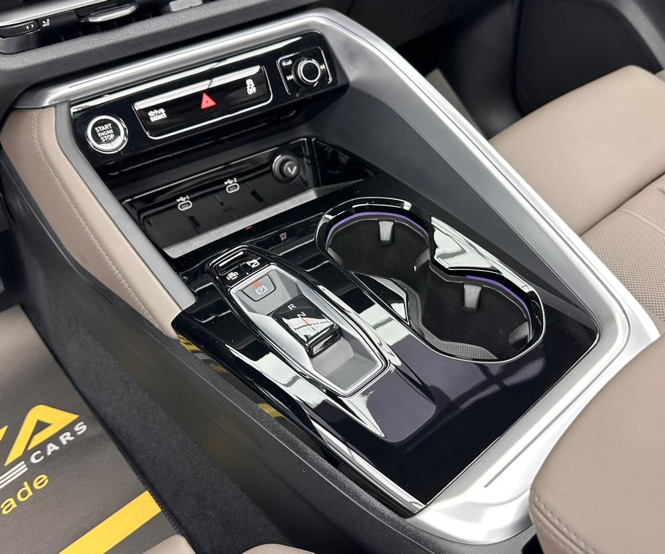 Audi Q5 2025 Audi Q5 S-Line 45 TFSI Quattro, 01/2029 Audi Warranty, 01/2031 Audi Service Contract, GCC