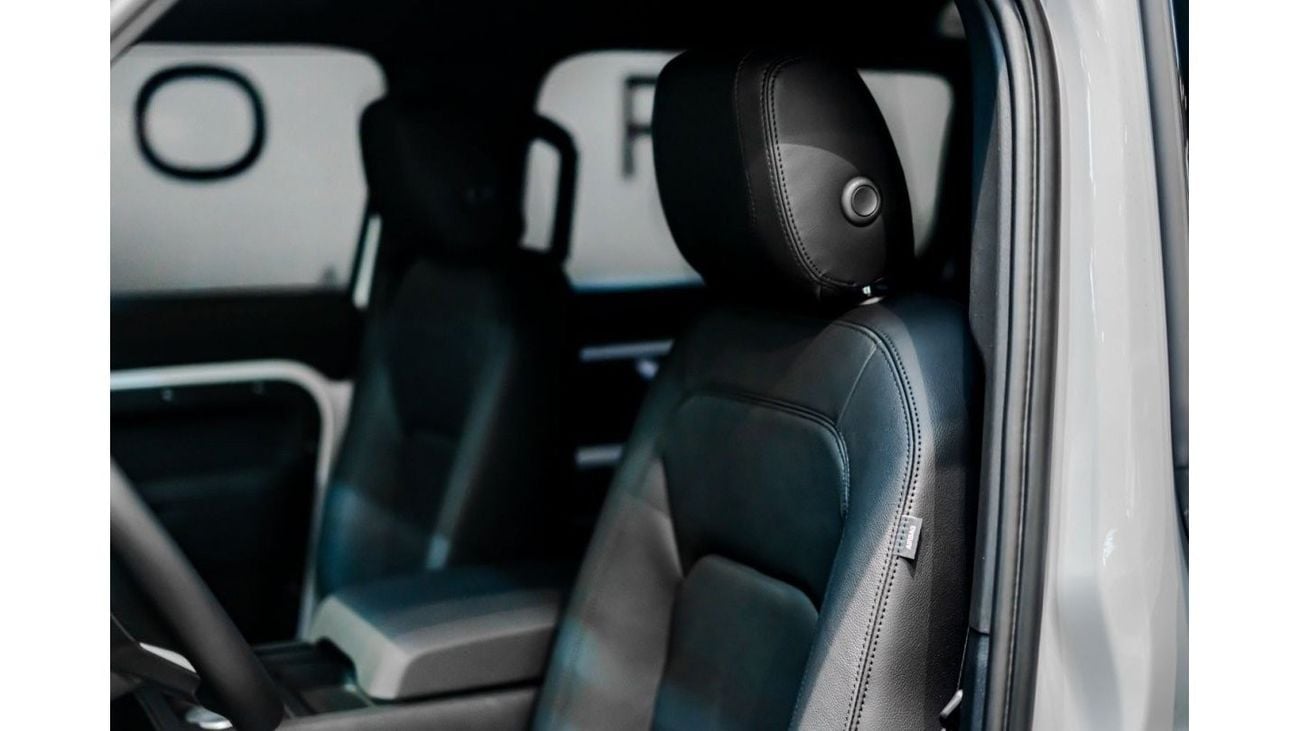 Land Rover Defender 2024 Land Rover Defender 110 P400 SE, 2028 Land Rover Edition, County Pack, Low KMs, GCC