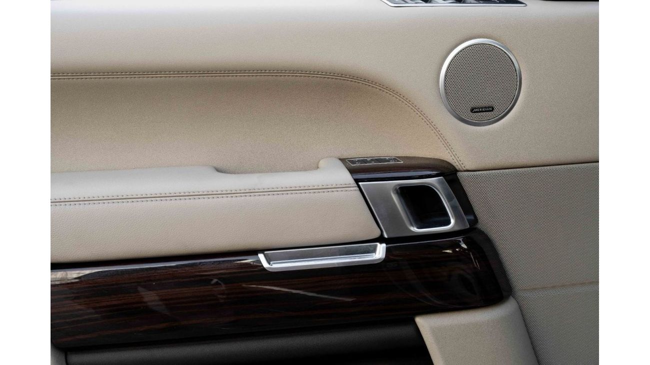 Land Rover Range Rover Vogue SE 5.0 | 3,372 P.M (4 Years)⁣ | 0% Downpayment | Excellent Condition!