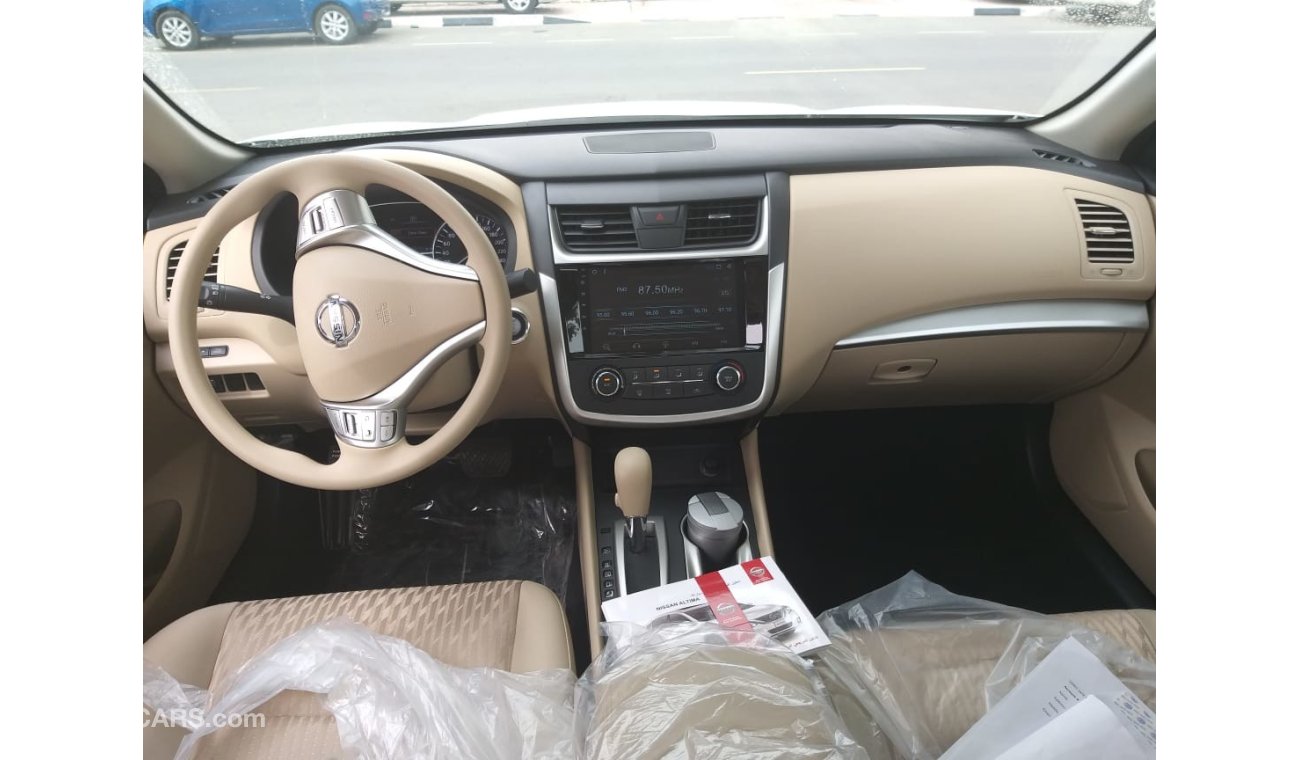 Nissan Altima with screen camera