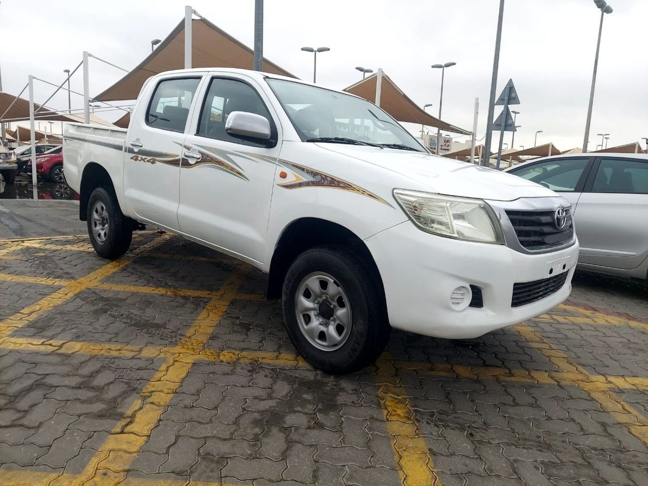 تويوتا هيلوكس DC 4WD 2.4L DIESEL MANUAL TRANSMISSION